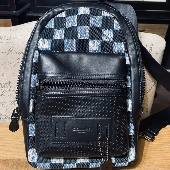 Men’s Coach West Pack - Picture 2 of 11